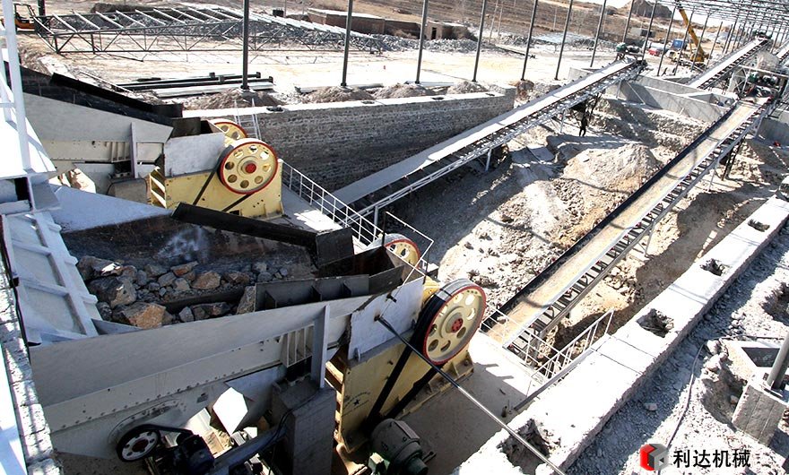 鵝卵石制砂機生產(chǎn)線